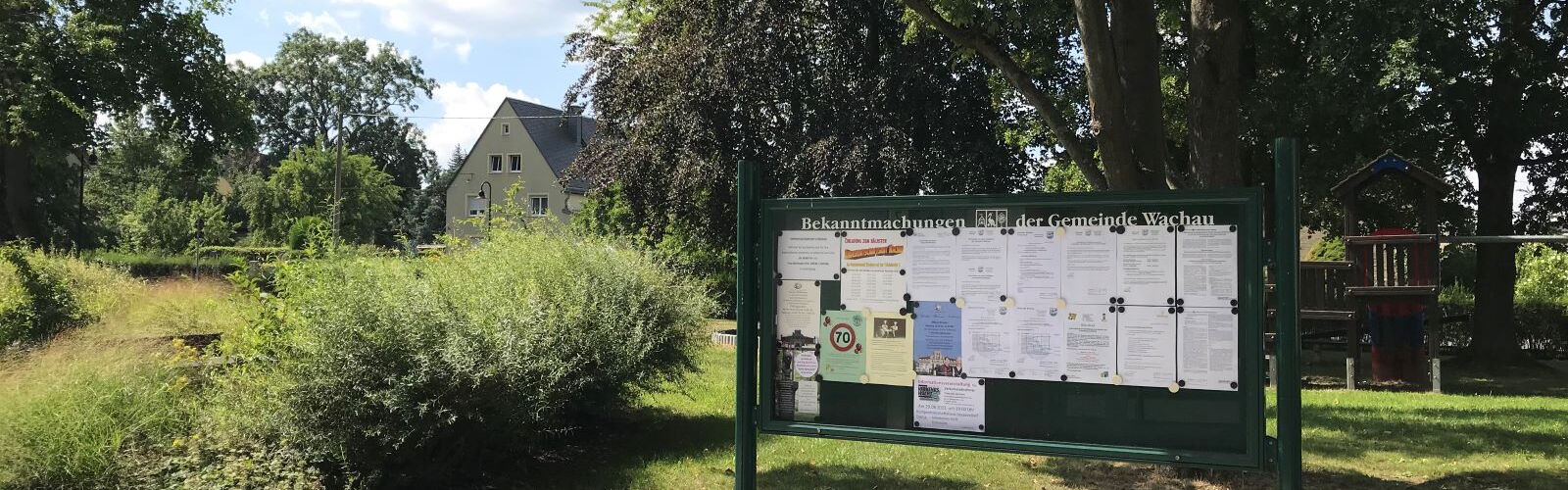 Schaukasten an der Gemeindeverwaltung, Teichstraße 2 in Wachau