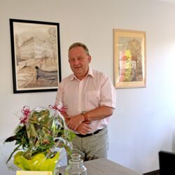 Bürgermeister Veit Künzelmann in seinem neuen Büro im Gemeindezentrum Wachau