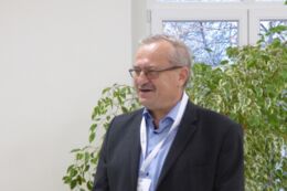 Lothar Israel bei der Auszeichnungsveranstaltung "Ehrenamt des Monats" am 30.10.2020 im Saal des Gemeindezentrums Wachau